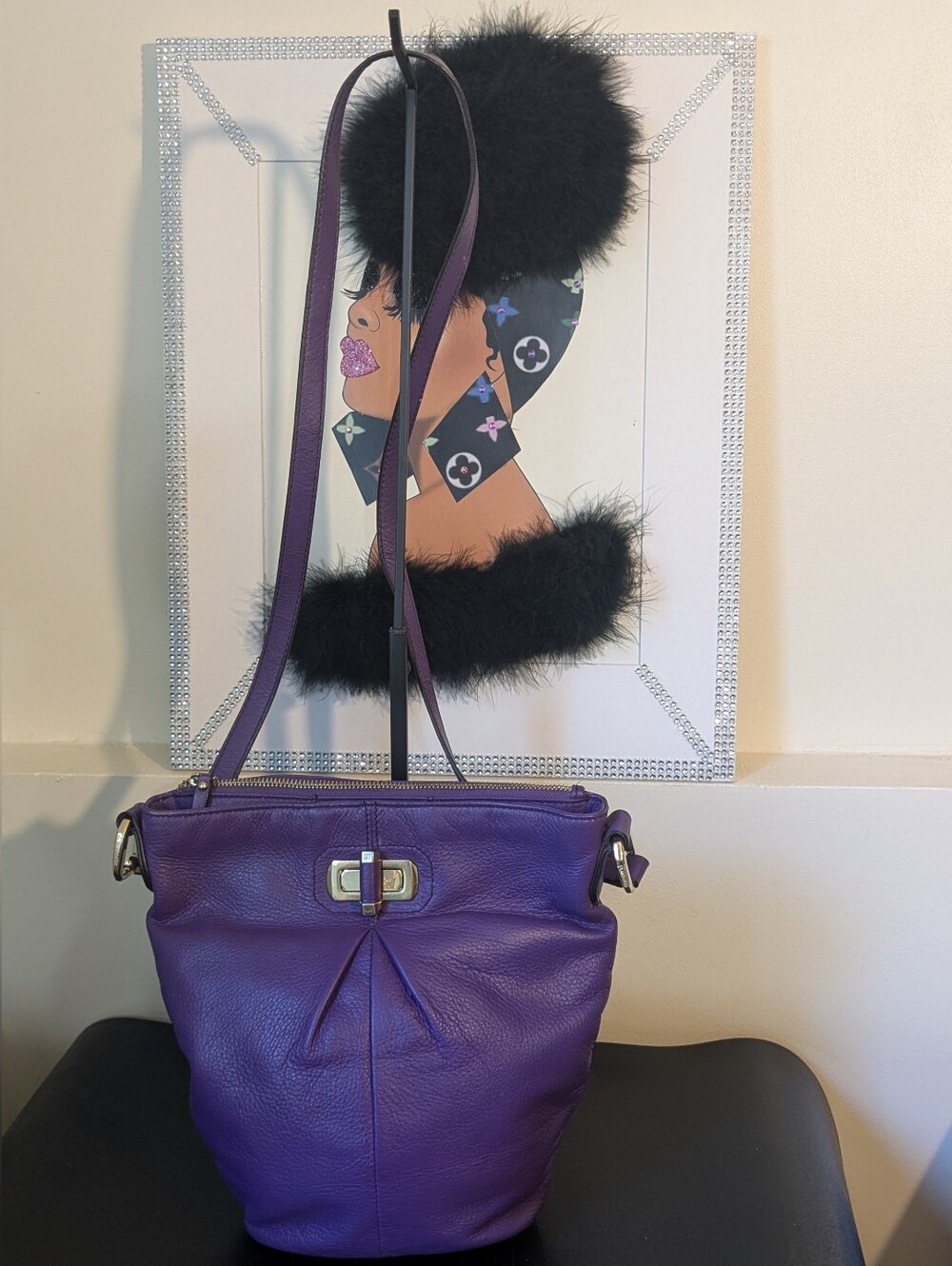 B Makowsky Leather Bucket Turnlock Crossbody Purse Bag